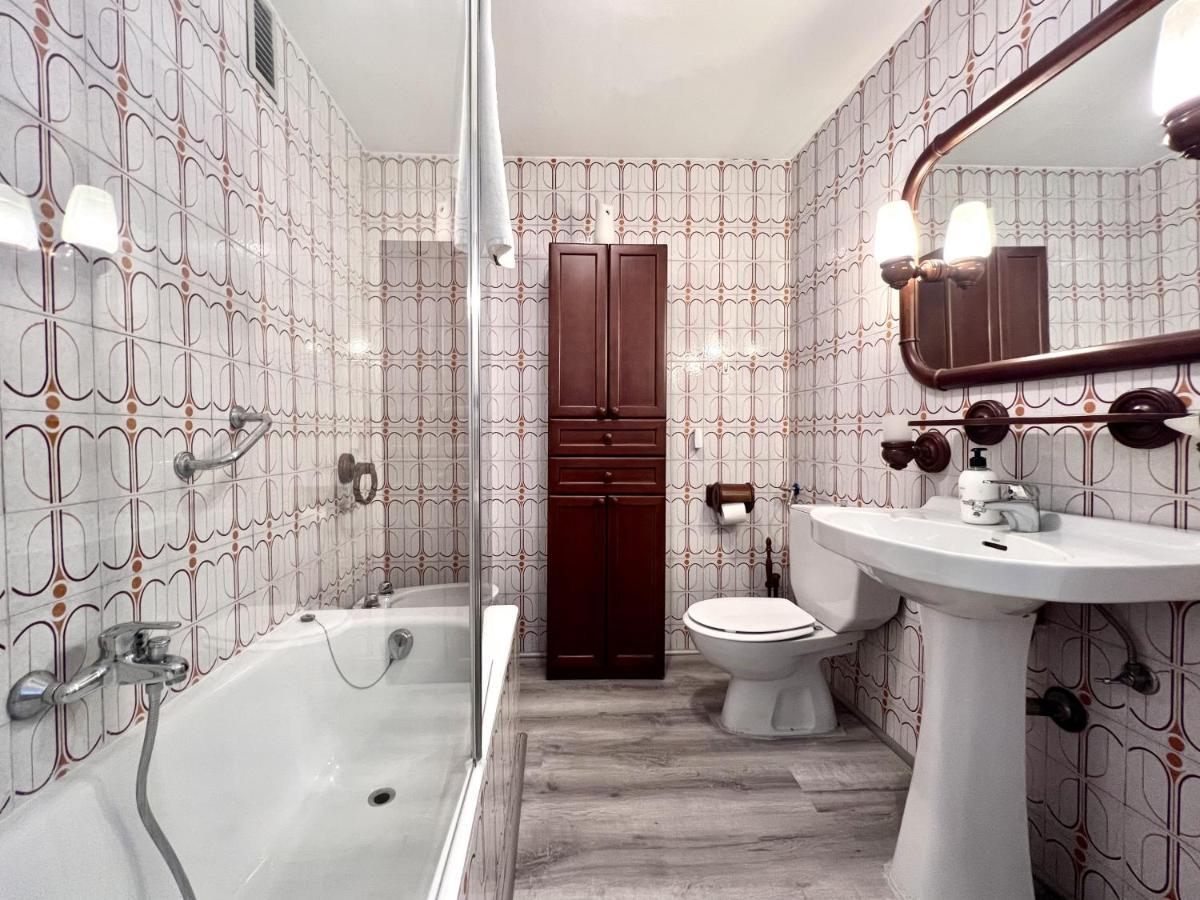Housing Leon Santa Marina Apartment Luaran gambar